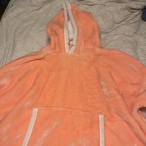 blanket hoodie pink never worn